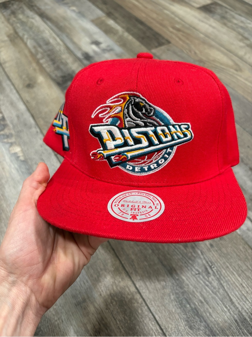 Like New! NBA Detroit Pistons SnapBack Hat w/ Original Tags